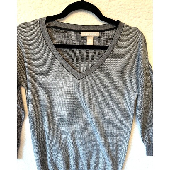 BANANA REPUBLIC Pullover V-Neck Gray Knit Sweater Women's Size‎ XS Silk Blend - Picture 3 of 9